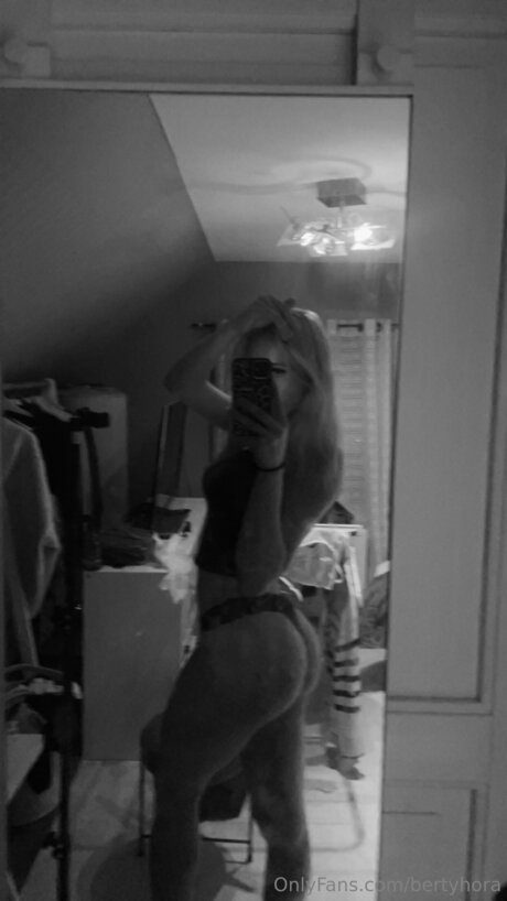 Bertyhora free model pic