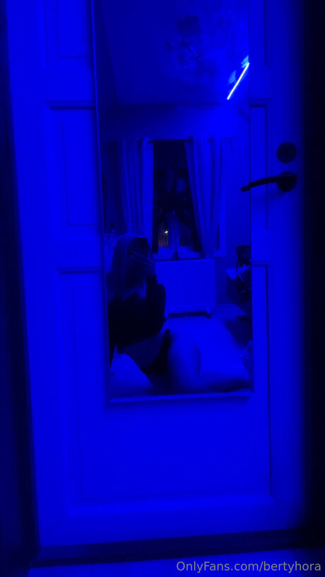 Bertyhora hd actress photo