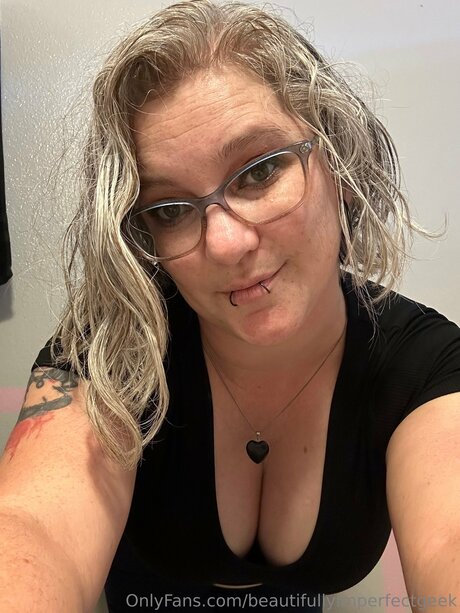 Beautifullyimperfectgeek best pornstar archive