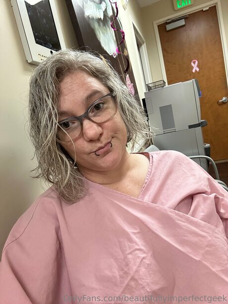 Beautifullyimperfectgeek naked star image