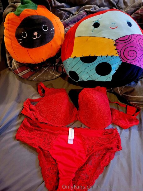 Darkeyedvictoria model perfect photos