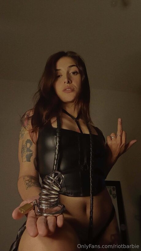 Riotbarbie sexy model galleries