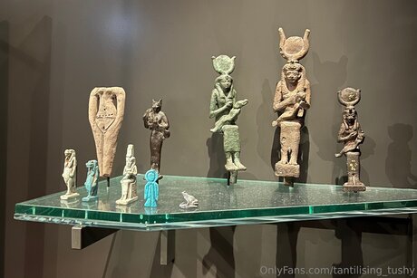 Tantilising Tushy beautiful pornstar pictures