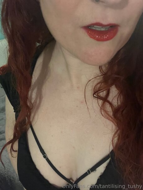 Tantilising Tushy star sexy pic