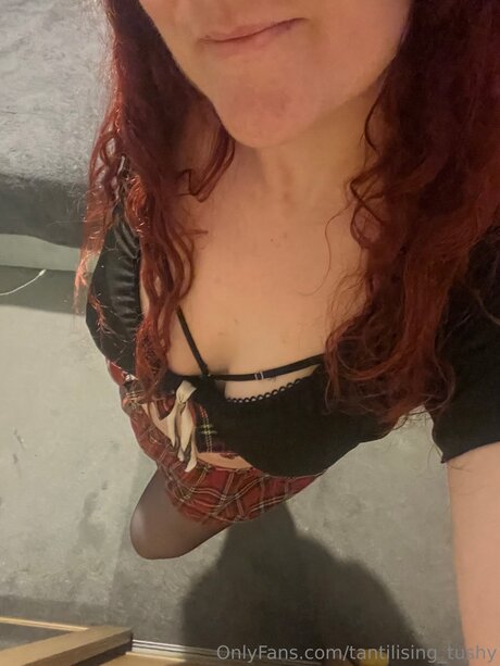 Tantilising Tushy naked star pictures