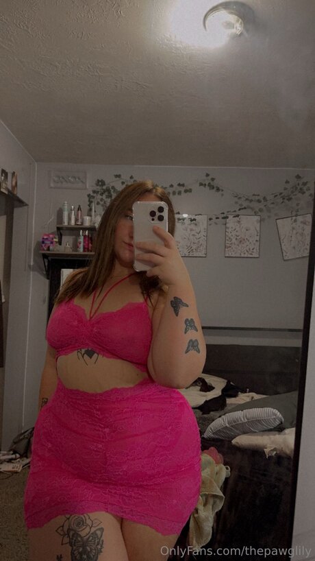 Thepawglily star nude photo