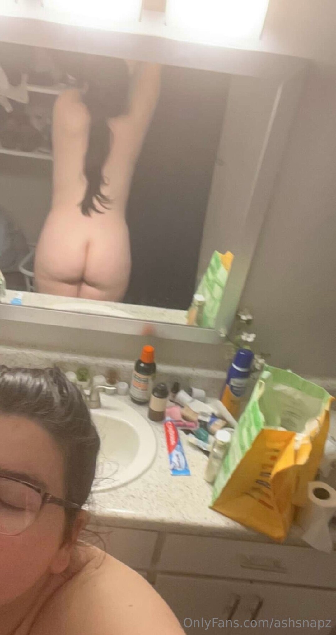 Ashsnapz naked model photo