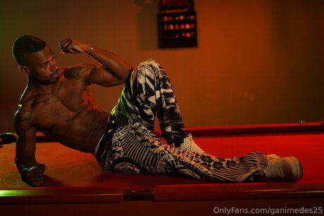 Ganimedes25 nude actress picture