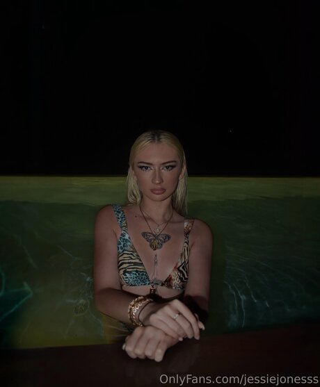 Jessiejonesss model exclusive photos