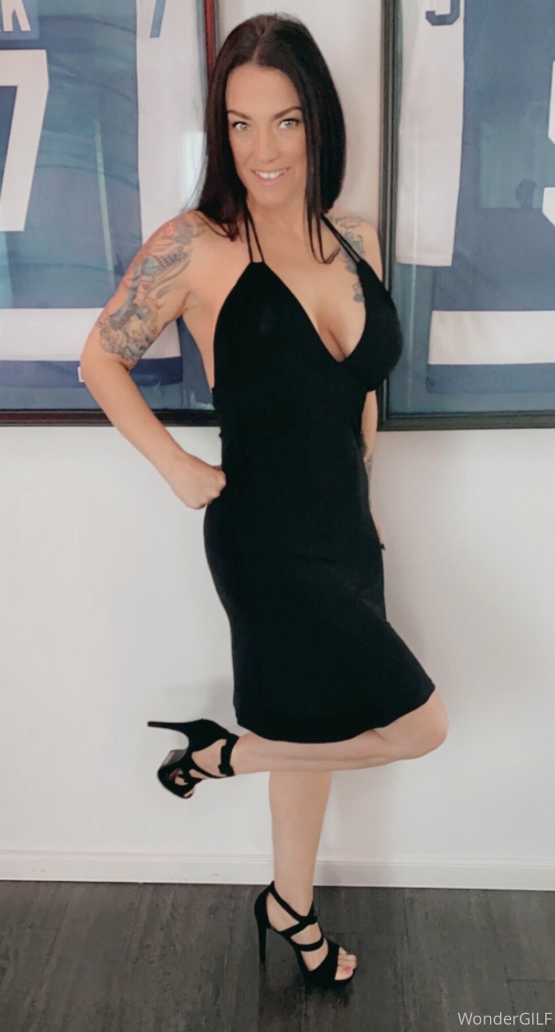 Wondergilf model sexy pic