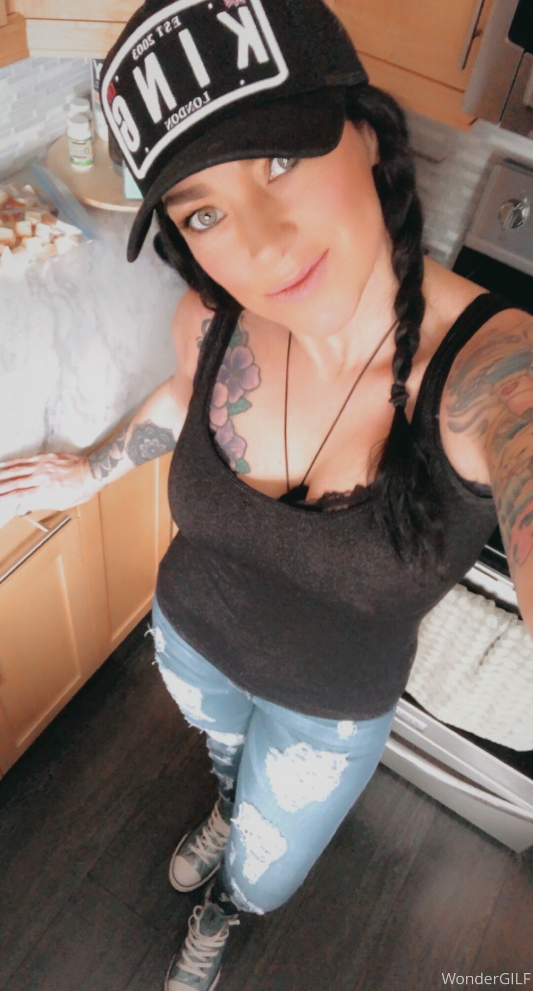 Wondergilf model naked pic