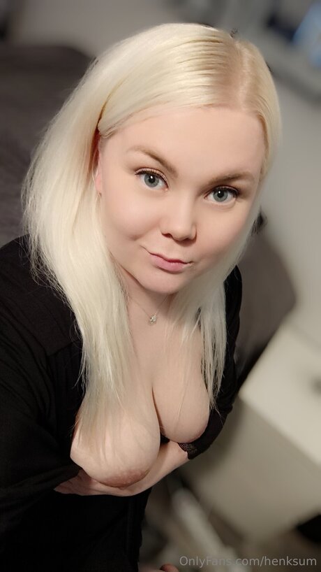 Henksum pornstar perfect pics