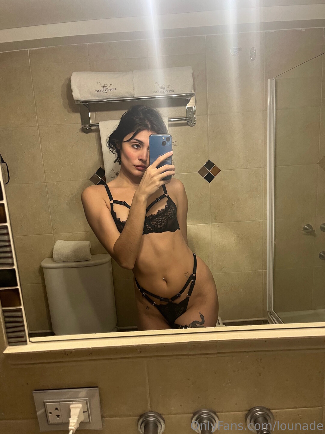 Lounabi hot star images