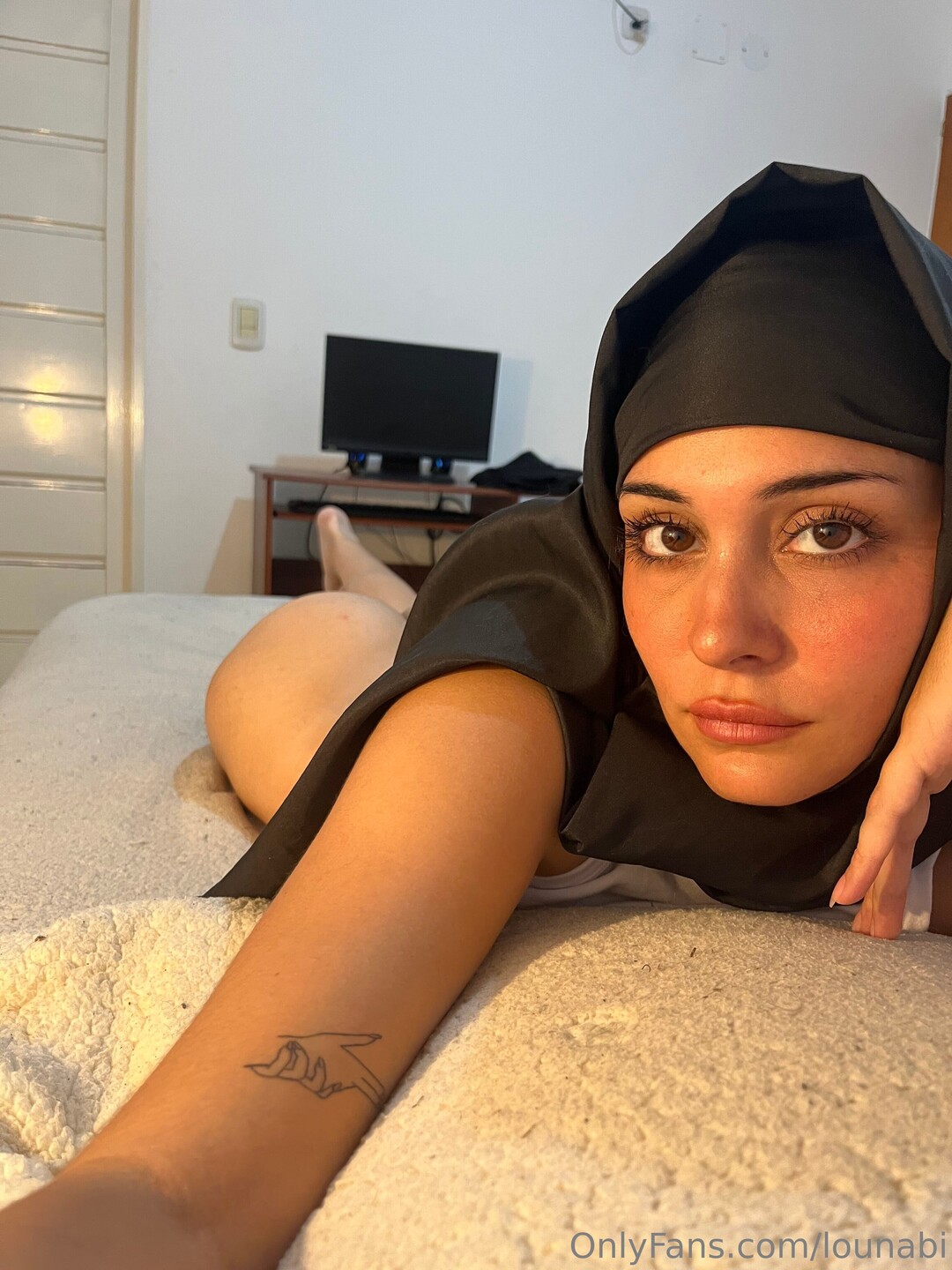 Lounabi star naked pictures
