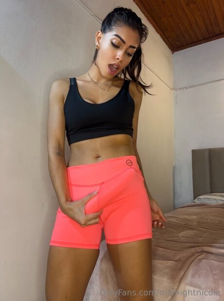 Midnightnicole star hd photo