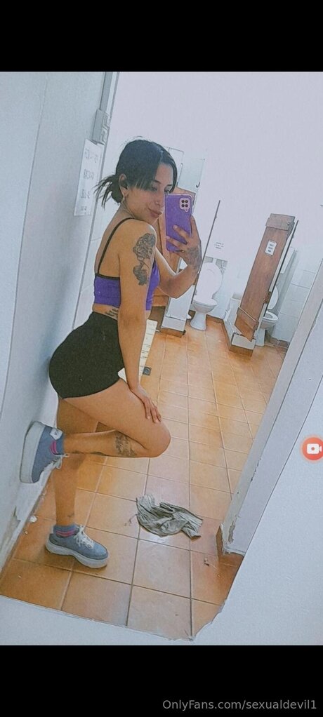 Sexualdevil1 nudes star img