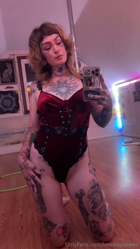 Lovekaydeeee pornstar img