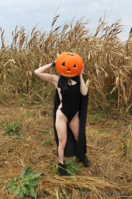 Skylapink nudes star archive