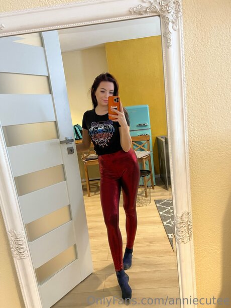 Anniecutee star sexy img