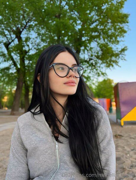 Medelin Rouse art model image