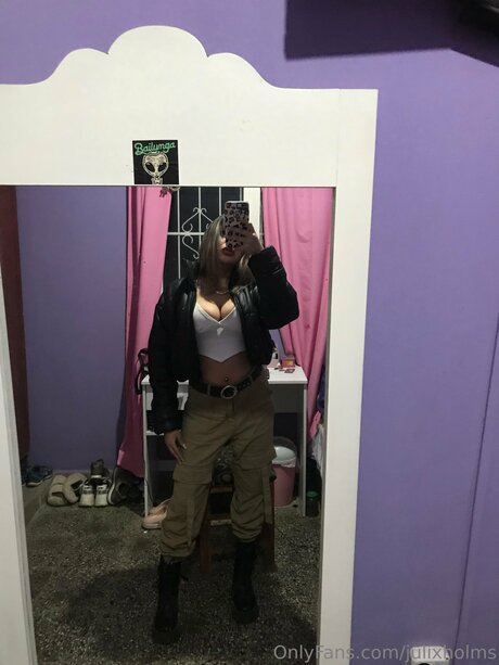 Julixholms xxx model photo