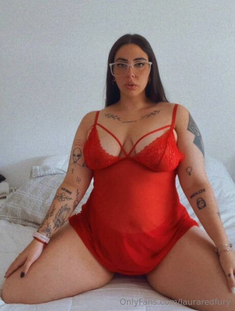 Lauraredfury pornstar beautiful pics