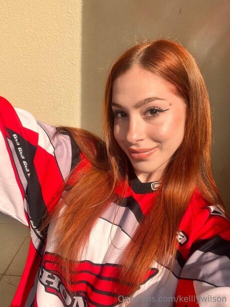 Foxyaurora model nudes images