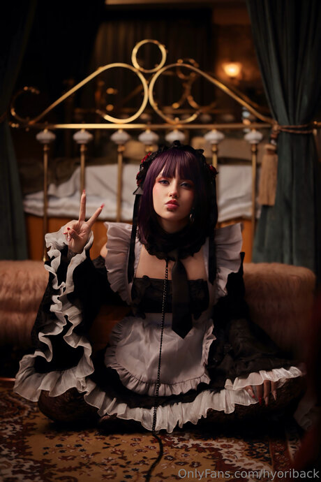 Hyoriback star naked photo