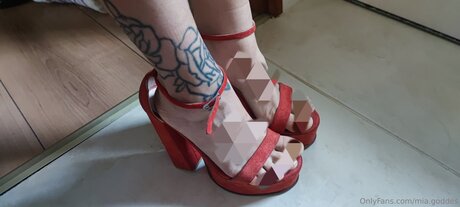 Mia Goddes model nude image