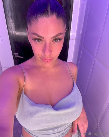 Albagomez hot model pic