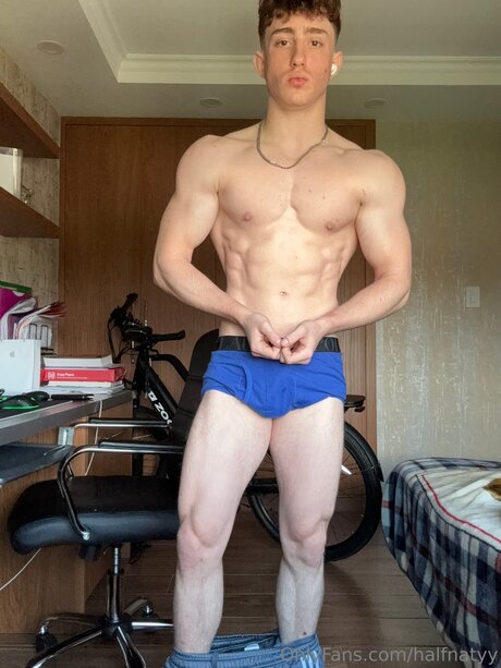 Halfnatyy star naked image