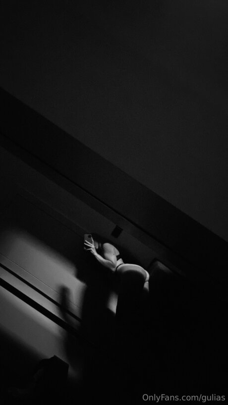 Gulias model perfect images