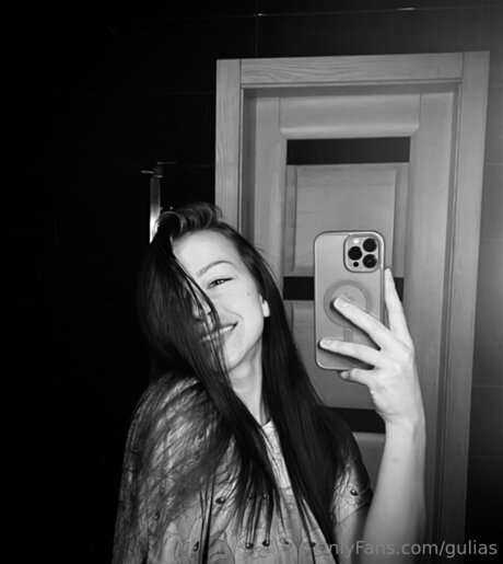 Gulias star naked archive