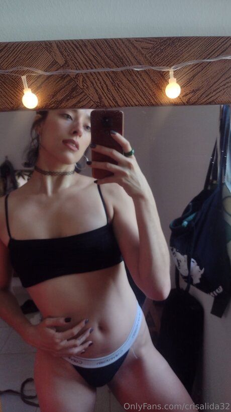 Crisalida32 nude model photos