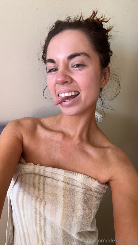 Alexissss24 free actress photos