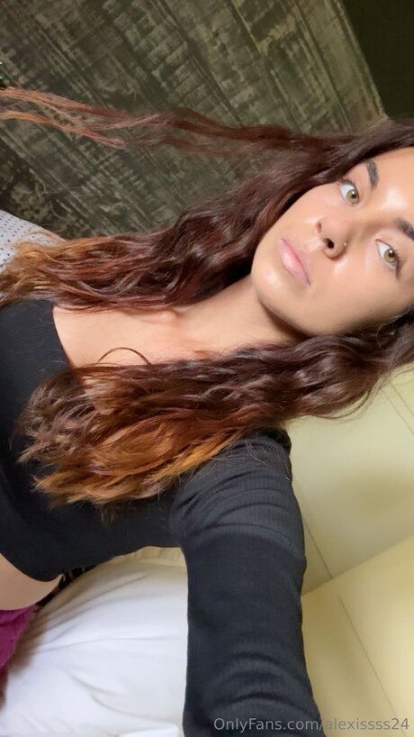 Alexissss24 pretty model img