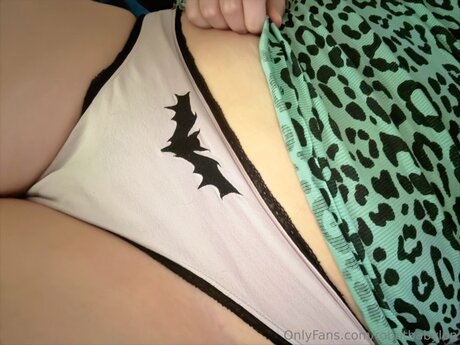 Robotbabylon model pornographic picture