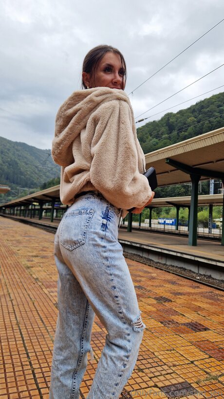 Slim Jen sexy pornstar photo