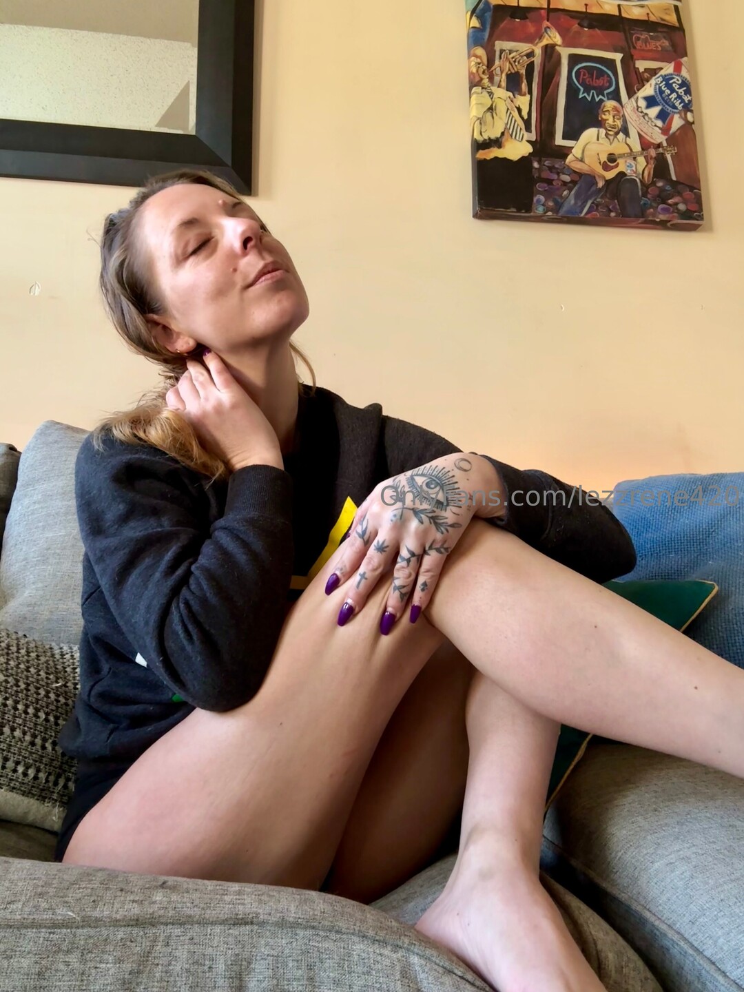 Lezzrene420 nice actress picture