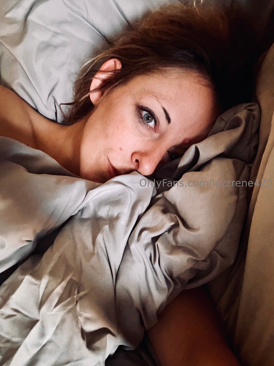Lezzrene420 free pornstar img