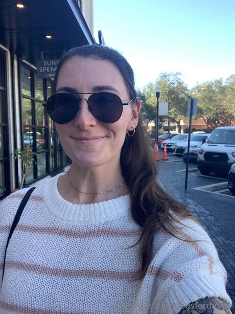 Legsfordays1 star porn photo