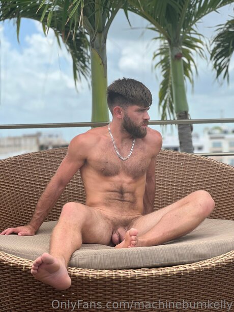 Machinebumkelly pornstar nude pictures