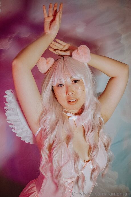 Kamontari model nude photo