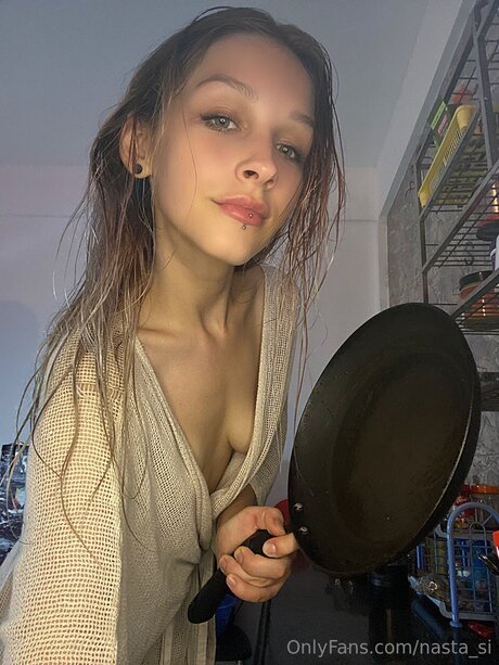 Nasta Si model pretty photos