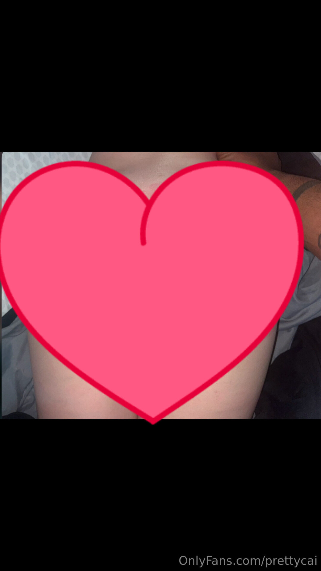 Prettycai naked actress image