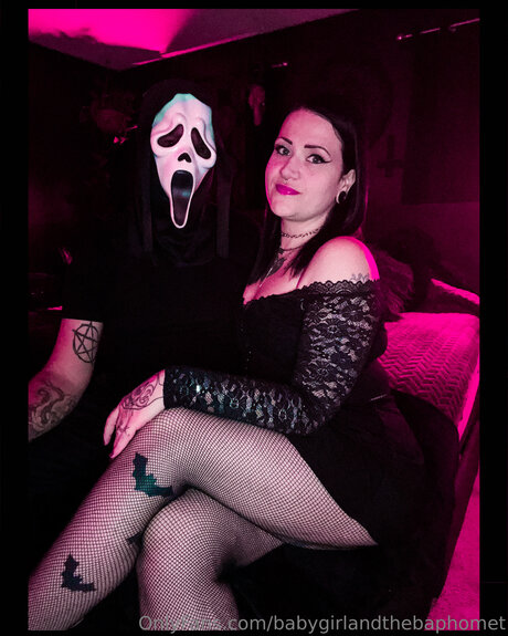 Babygirlandthebaphomet star top pics