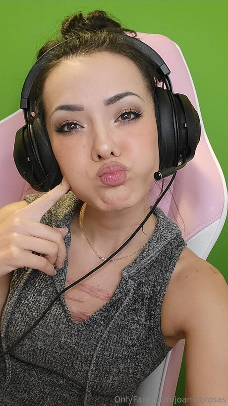 Joaniebrosas xxx pornstar pic