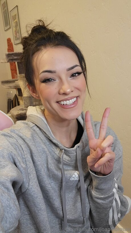 Joaniebrosas star sexy gallery