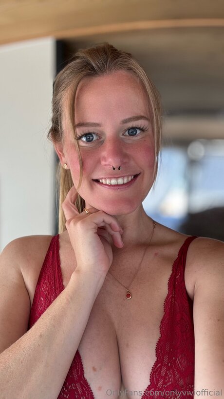 Onlyviviofficial erotic actress pic