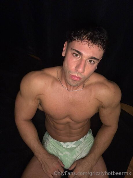 Grizzlyhotbearmx exclusive model photo